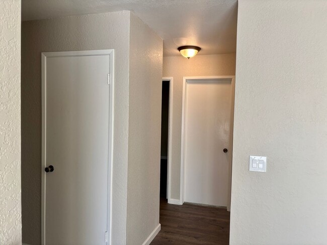 Building Photo - CUTE AS A BUG!  Super private Eldorado Hil...
