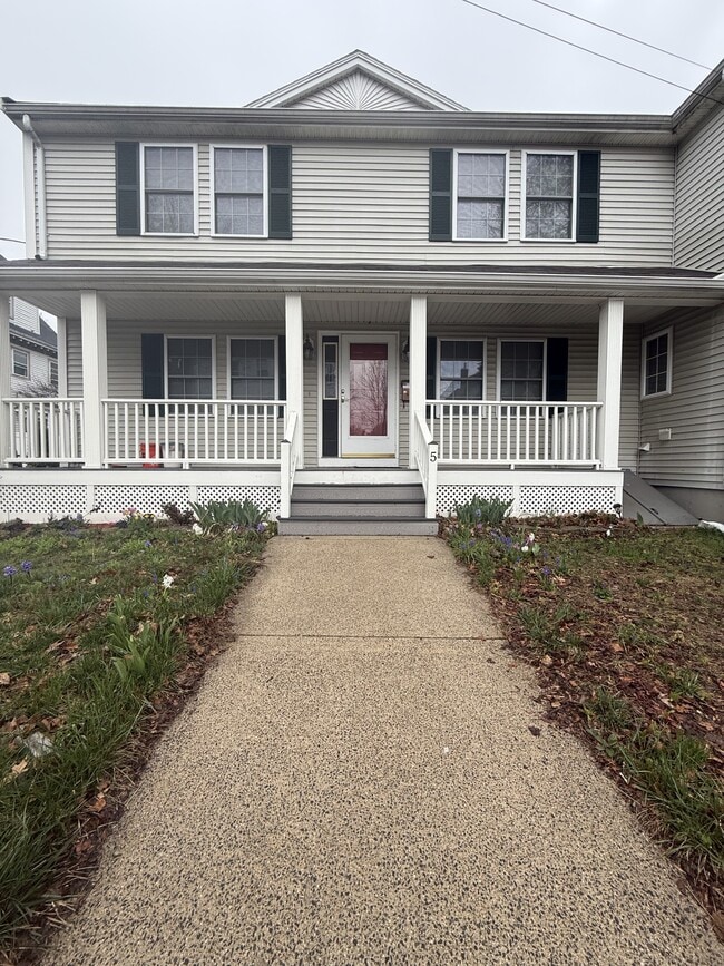 Building Photo - 5 Kensington Park