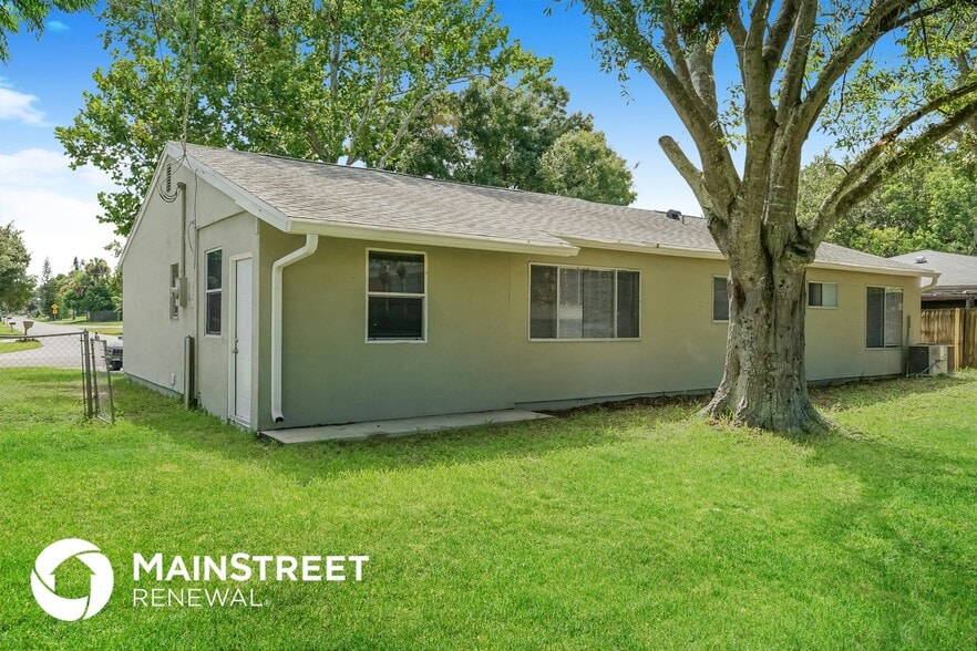 Building Photo - 241 Manth Ave