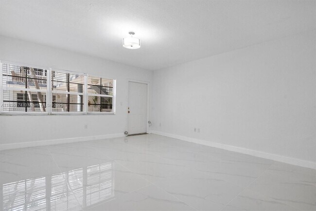 Building Photo - 9745 Bay Harbor Terrace