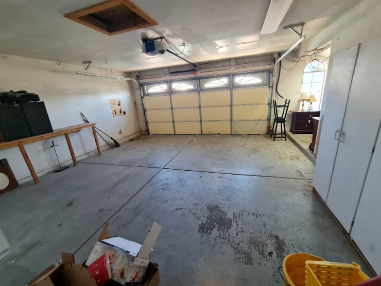 Building Photo - 7944 W Charter Oak Rd