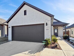 Building Photo - Stunning 3BR 2BA Home w/ In-Unit W/D • All Appliances • 2-Car Garage in Eastridge