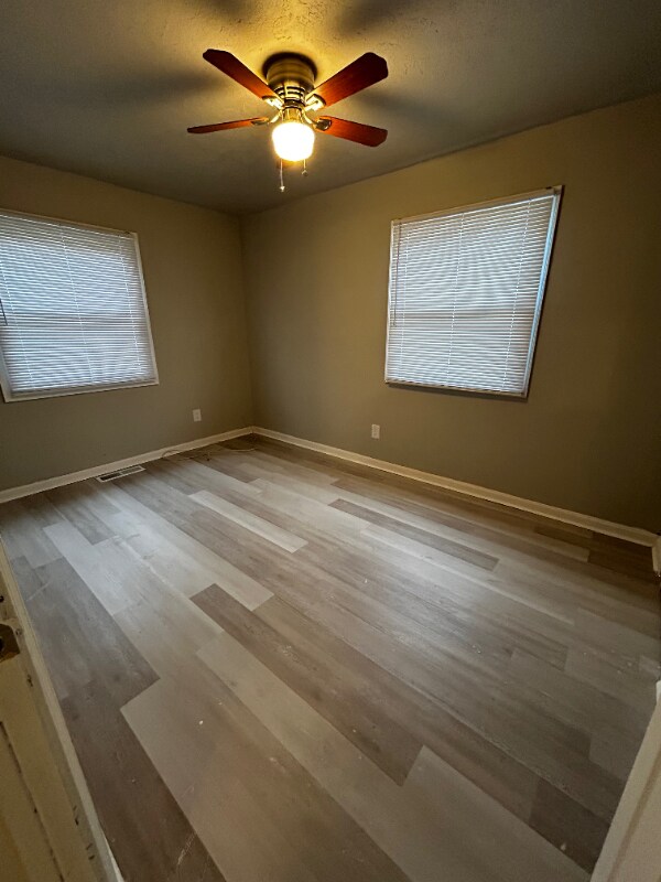 Building Photo - 1422 W 35th St