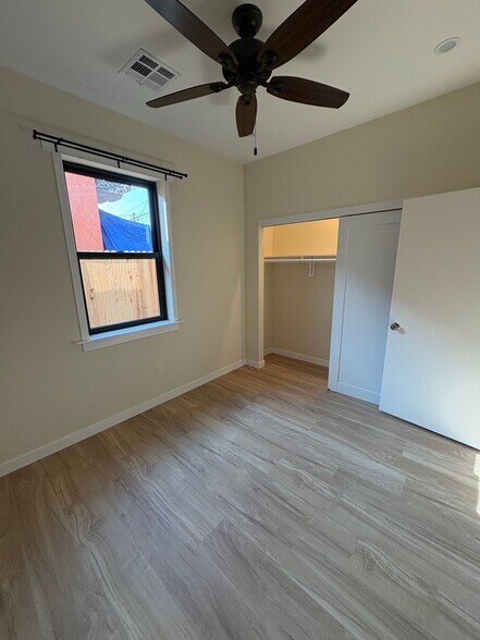 Building Photo - 3727 Gundry Ave