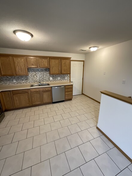 Building Photo - 1209 Winans Ave