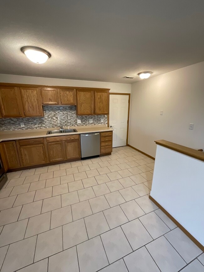 Building Photo - 1209 Winans Ave
