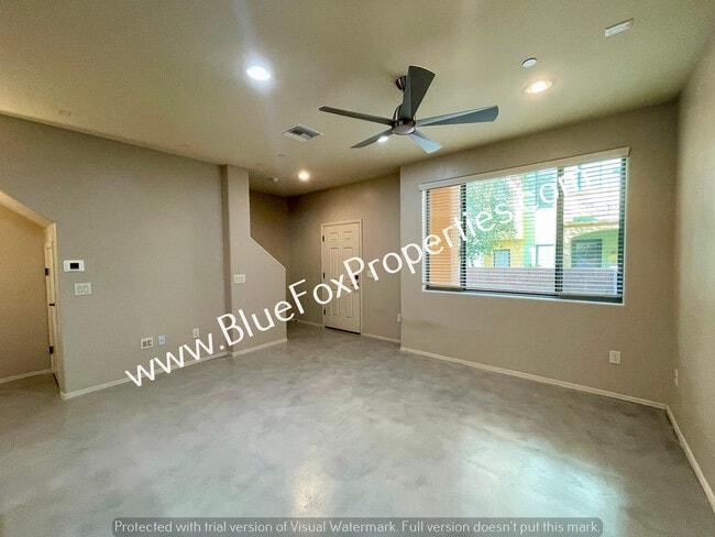 Building Photo - 2428 E Emerald Moon Dr