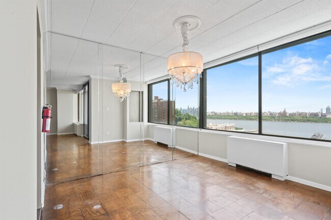 Building Photo - 9060 Palisade Ave