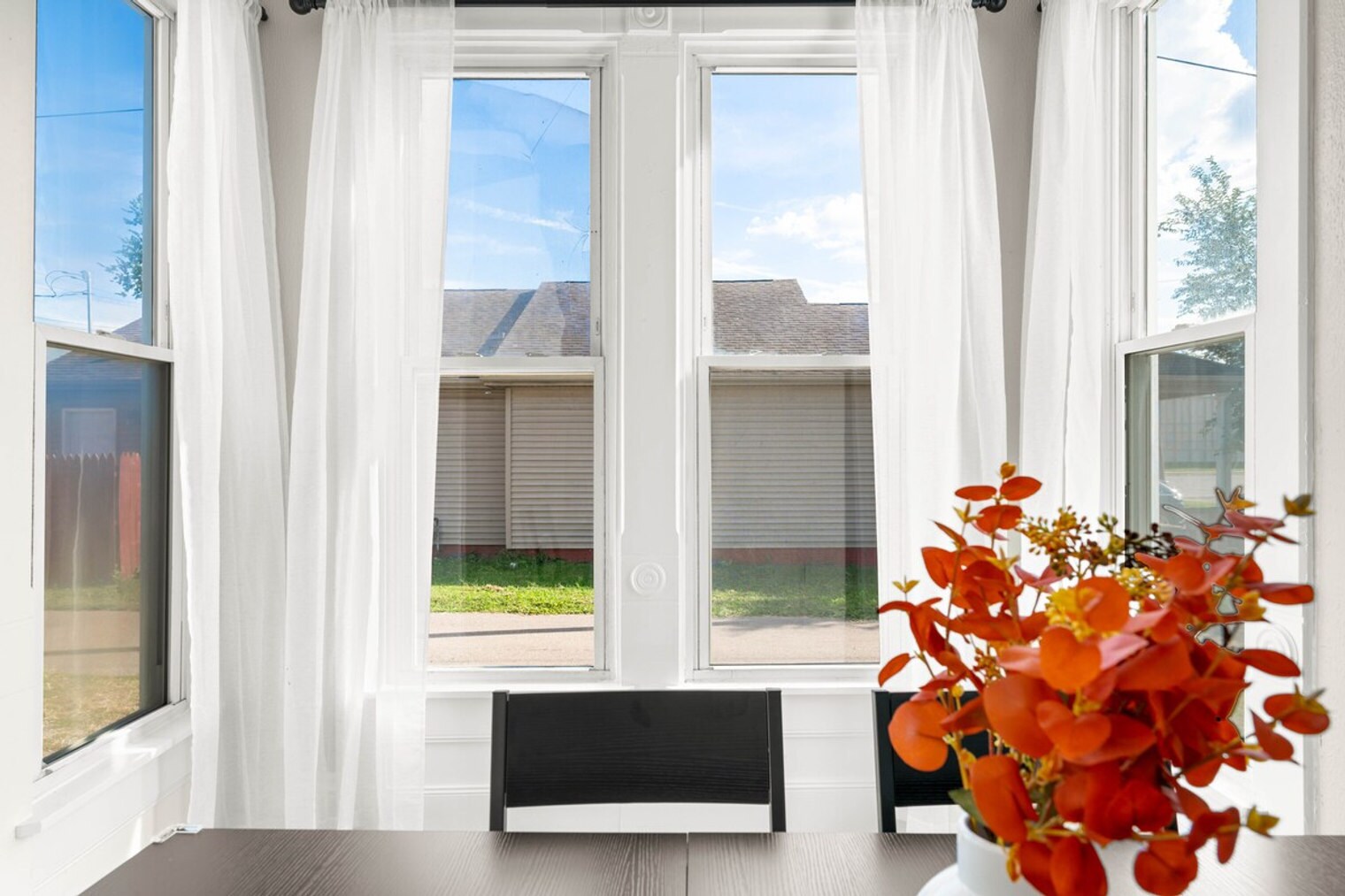 Building Photo - 639 Maple St