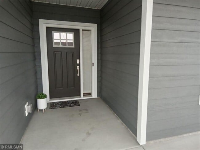 Building Photo - 10967 Harbor Ln N