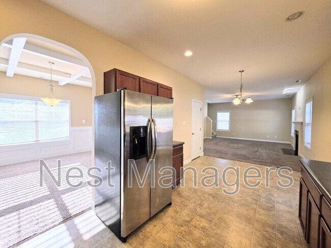 Building Photo - 389 Roanoke Dr