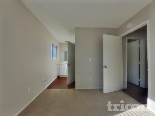 Building Photo - 5294 Acacia Way