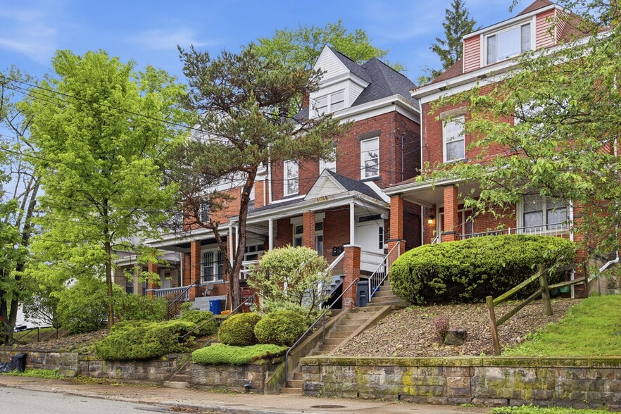 Building Photo - 141 Oneida St