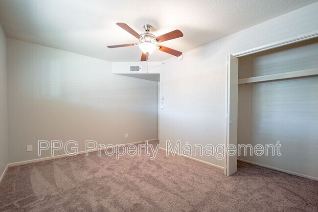 Building Photo - 456 W Jasper Dr
