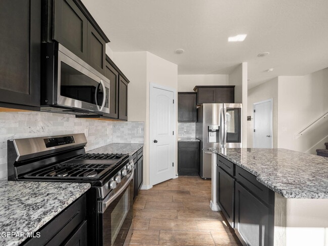 Building Photo - 561 Issa Circle