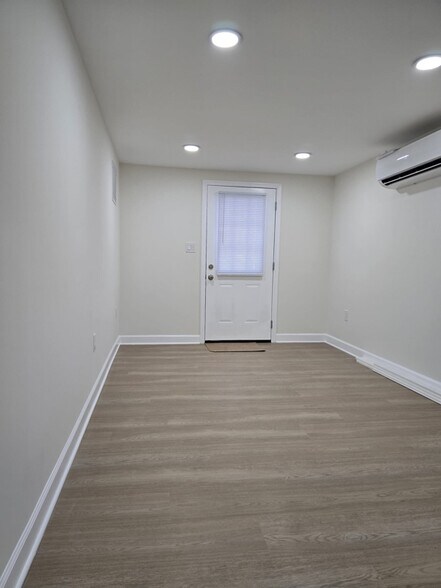 Building Photo - 5525 Norbeck Rd