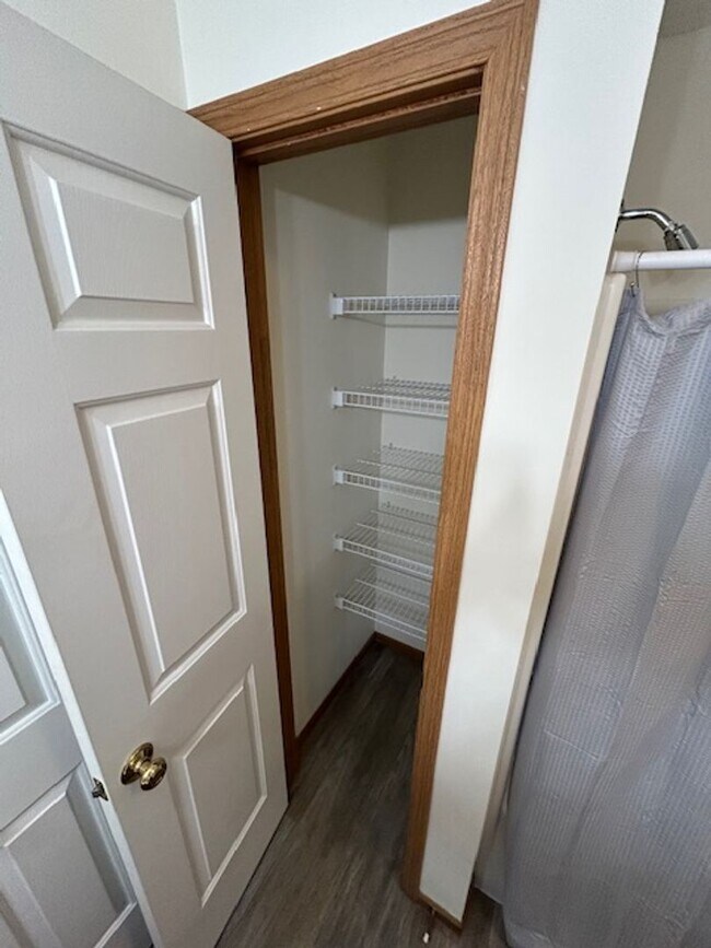 Building Photo - Updated Ranch with 2 Bedrooms, 1 Bath, and 1-Car Attached Garage in Troy, Ohio - Your Perfect Hom...