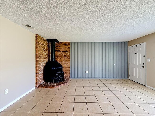 Building Photo - 4050 SE 20th Ct