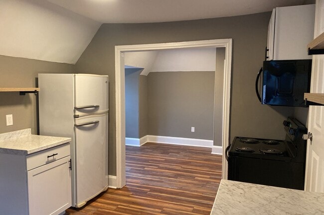 Building Photo - The Phoenixville Lofts-Upgraded Studio/1 b...