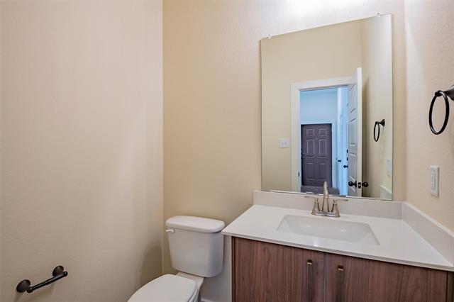 Building Photo - 720 Blackland dr