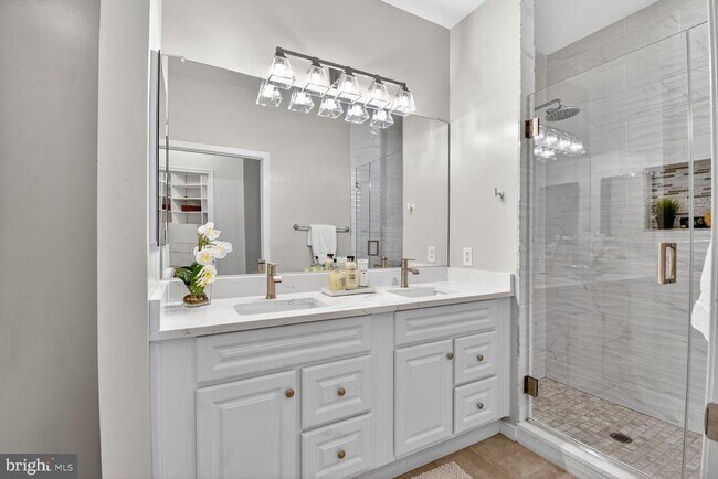 Building Photo - 8045 Newell St