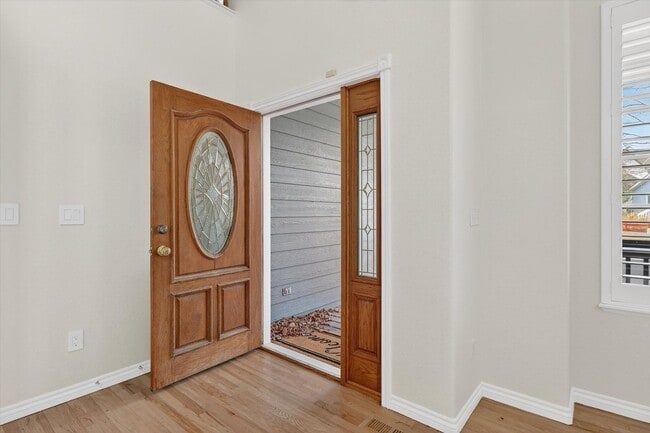 Building Photo - Stunning 5-BD 4-BA Outlook Home with Flatirons Views & Finished Basement