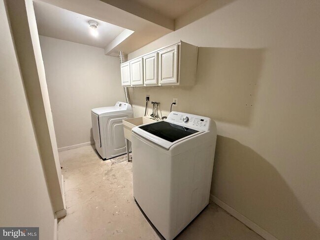 Building Photo - 8577 Blackfoot Ct