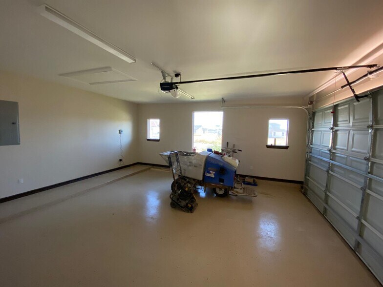 Building Photo - 13921 N 36th St