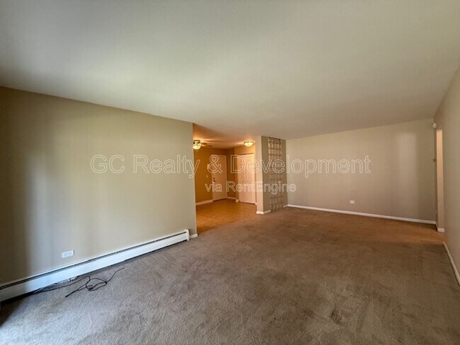 Building Photo - 268 N Carter St