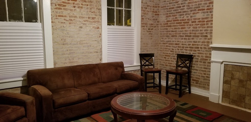 Building Photo - 800 Walnut St