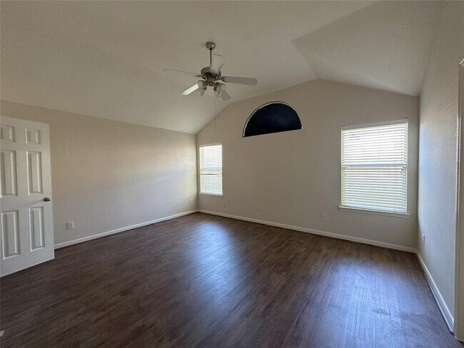 Building Photo - 6018 Twin Creek