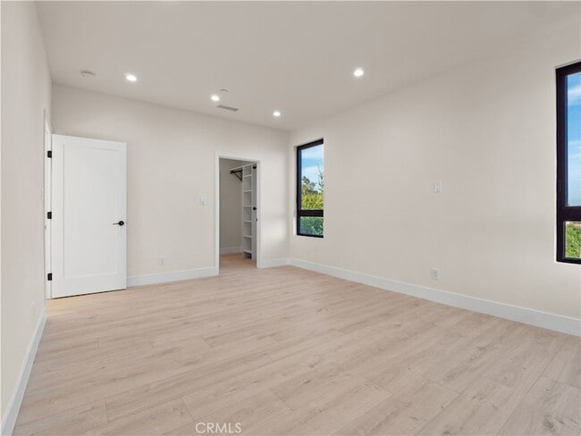 Building Photo - 3810 Locke Ave