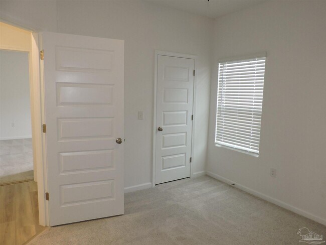 Building Photo - 9629 Sagewood Dr