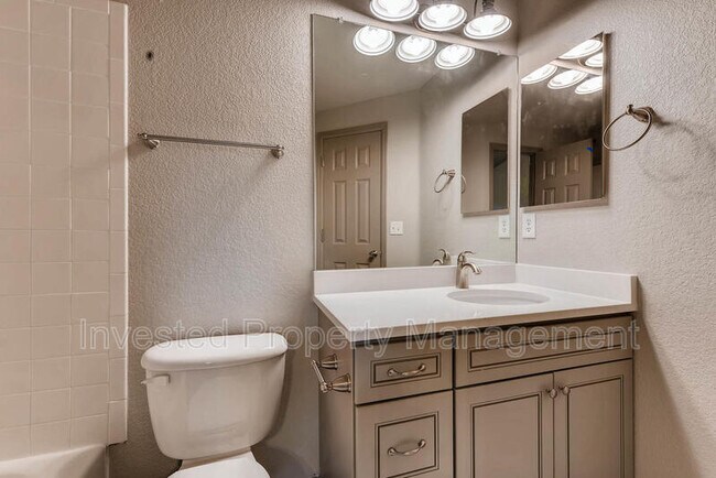 Building Photo - 12853 Capital Crk St