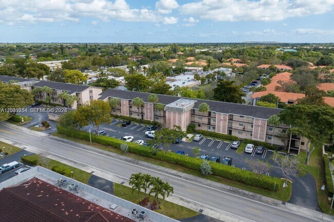 Building Photo - 3351 NW 85th Ave
