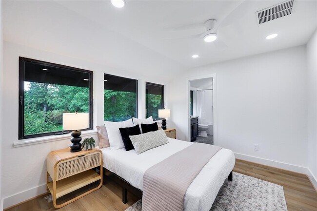 Building Photo - 5510 Harvest Oak Landing Dr