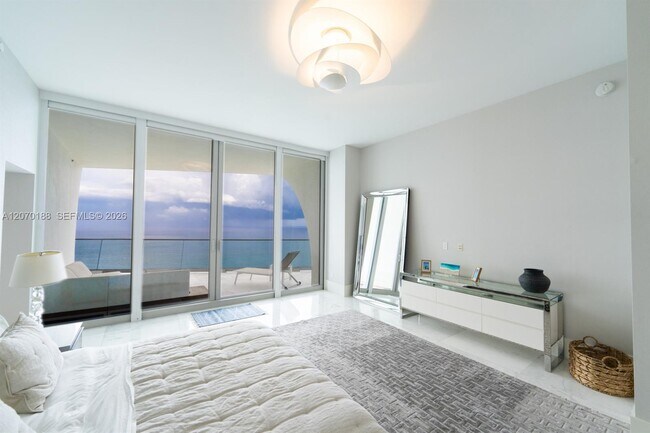 Building Photo - 16901 Collins Ave