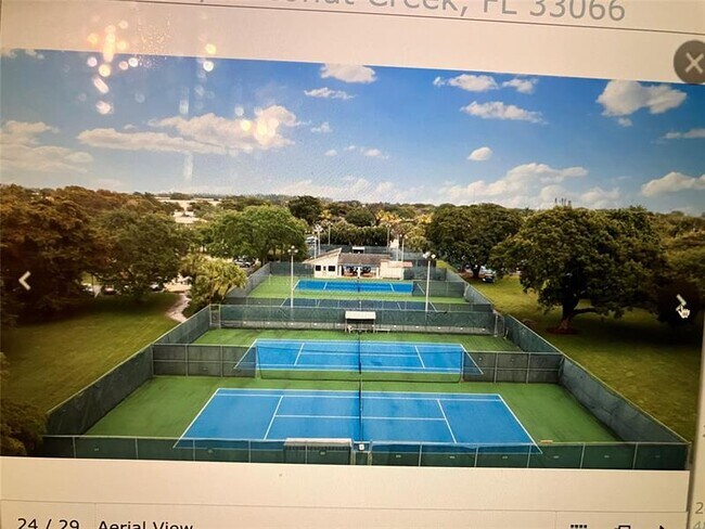 Primary Photo - 2710 Nassau Bend