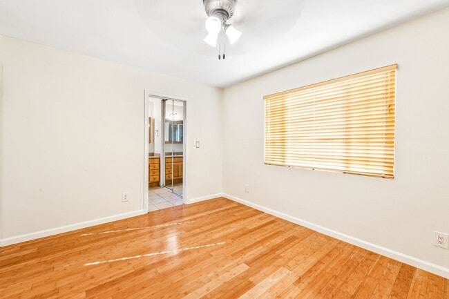 Building Photo - Charming 3-Bedroom, 2-Bathroom Home in Prime North Huntington Beach Location