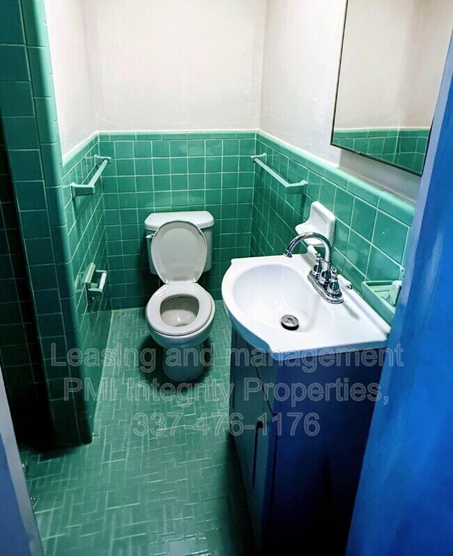 Building Photo - 850 N 5th St