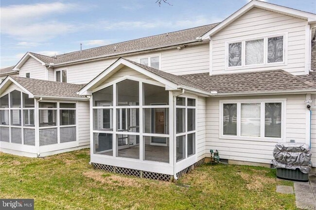 Building Photo - 117 Lakeside Dr