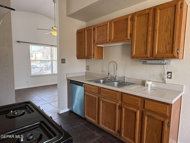 Building Photo - 1217 Iguana Pl