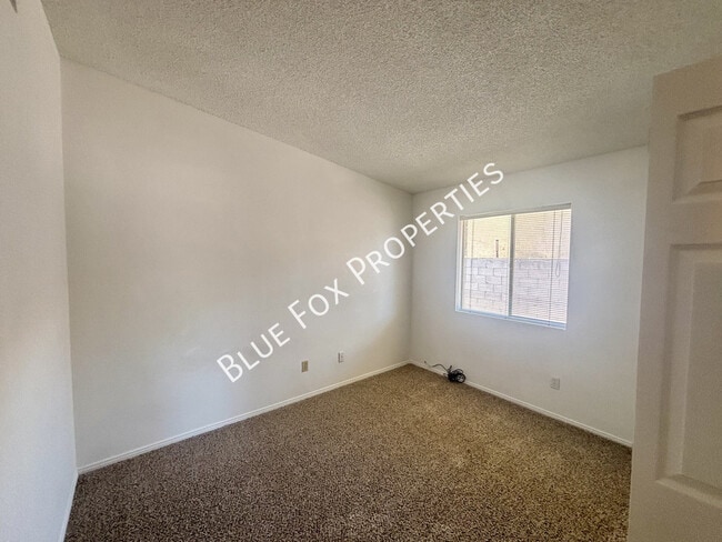 Building Photo - 7551 E La Cienega Dr