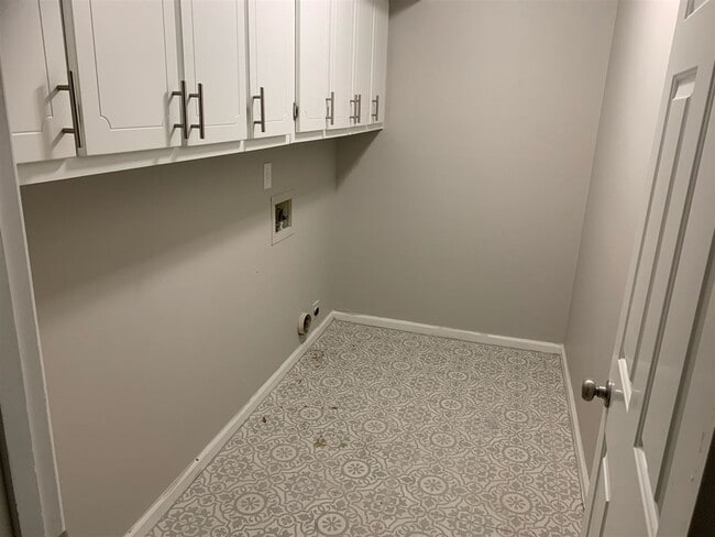 Building Photo - 2491 Turpins Glen Dr