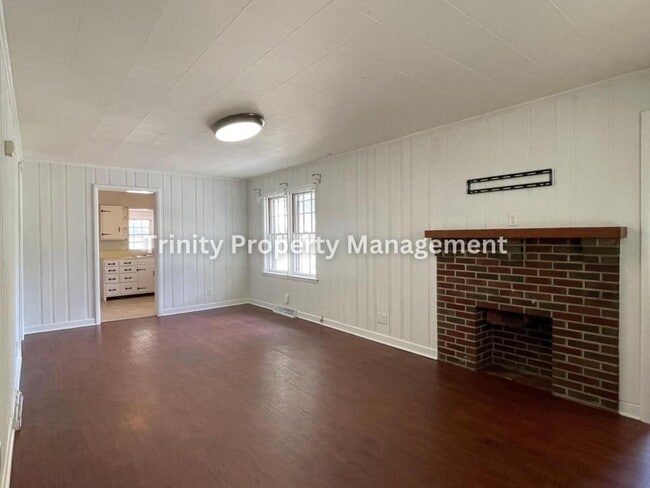 Building Photo - 132 Winding Way