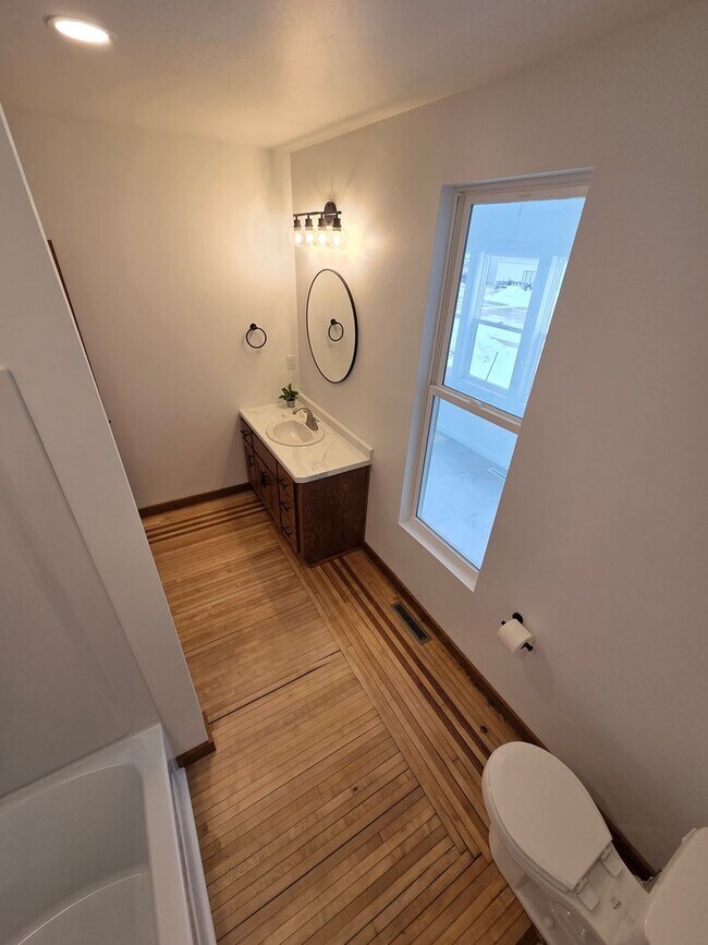 Building Photo - 2904 Parkridge Ave