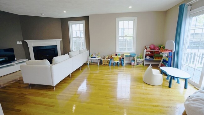 Building Photo - 94 3rd St