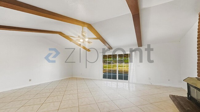 Building Photo - 4109 N Cornelia Ave