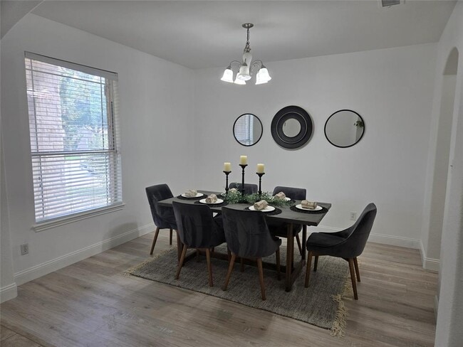 Building Photo - 303 Arrowhead Trail