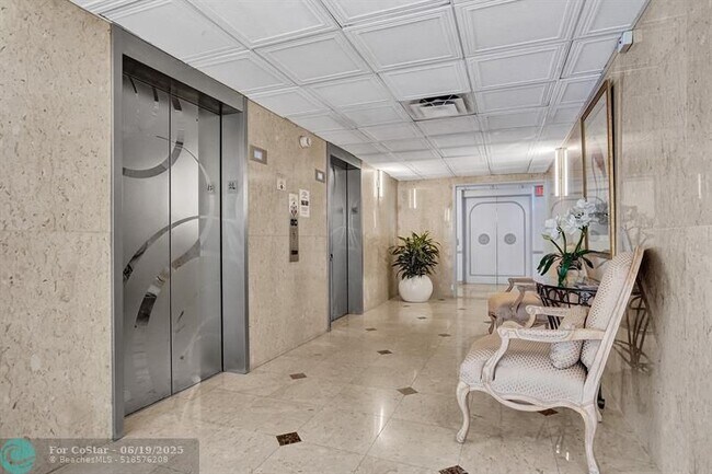 Building Photo - 4100 Galt Ocean Dr